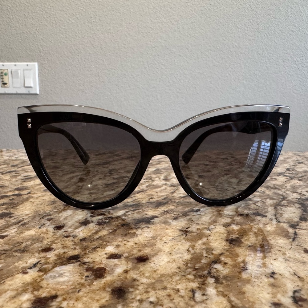 Valentino VA4034 sunglasses + case
